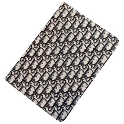 刺绣布艺支架软壳全包