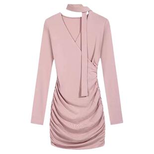 钓系约会裙秋装女款2024年新款纯欲风修身显瘦v领性感包臀连衣裙