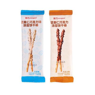巧克力坚果涂层饼干棒注心饼干