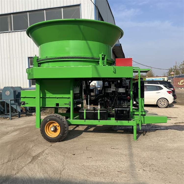 大型秸秆粉碎机牛羊饲料破碎机牛草打草粉草设备草捆揉丝高产节能