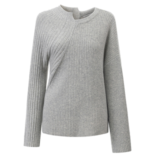 VIKTORIACHAN25/26秋冬成衣系列新品 不规则领口拼接坑条针织毛衣