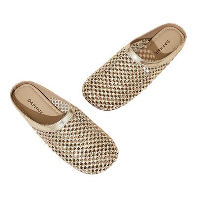 达芙妮镂空透气铆钉外穿凉拖鞋