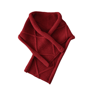 毛衣搭子~解锁氛围感复古红菱纹针织围脖女冬季纽扣围巾披肩两用