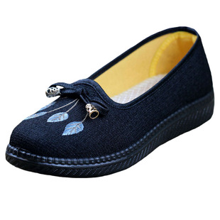 老北京布鞋春季女款防滑老年人复古绣花奶奶鞋透气宽松老太太单鞋