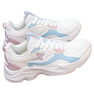 特步女鞋皮面运动鞋女正品官方旗舰店跑步鞋轻便休闲老爹鞋子女款