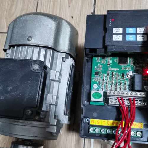 LAEG变频器，型号AD600-4R0G-T4-B，4KW，