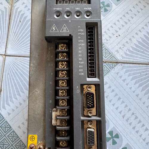 咨询后拍信捷伺服驱动器DS2-21P5-AS2，1.5KW，220V