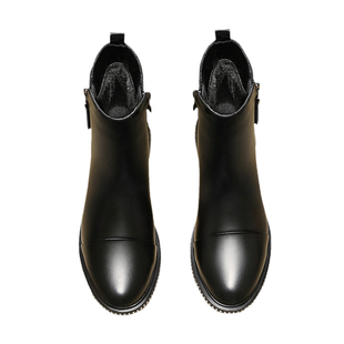 马丁靴女英伦风2025冬季新款铆钉短靴平底百搭加绒棉鞋春秋单靴