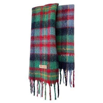 复古氛围感彩虹格羊毛围巾软糯