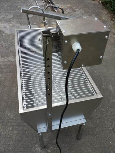 烧烤炉户外便携 家用野营木炭烧烤架 落地式BBQ木炭烤炉