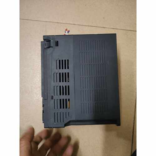 议价拆机LAEG变频器AD3000R7GS2B0.75K维修