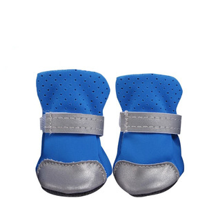 狗狗鞋子泰迪防掉防脏四季透气软底鞋比熊博美小型犬秋冬外出脚套