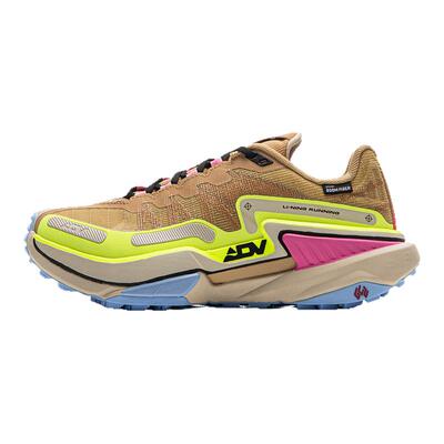 李宁的卢女子轻量高回弹越野跑鞋