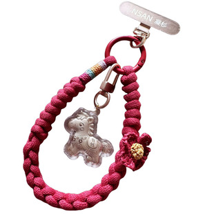新年红色2026年马上有钱棉质编织短款手机挂绳可手提防丢手绳手腕水贝黄金20mg挂件腕带夹片结实耐用花朵手工