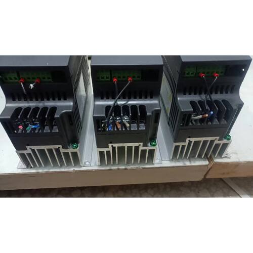 议价台达变频器，型号VFD007EL21W，九成新，功能正常，有