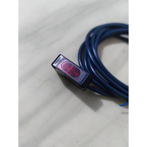 议价光电传感器E3ZR61维修