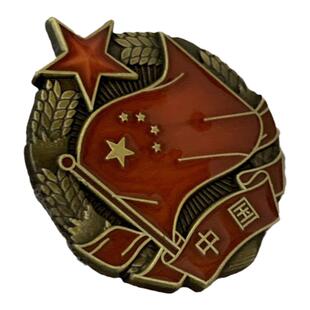 现货人气礼盒装复古祖国红旗徽章爱国主义潮胸针服饰配饰百搭扣针