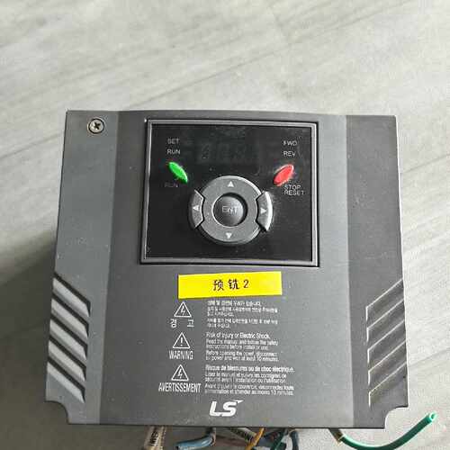 LS产电变频器SV022FP5-2   2.2KW  220