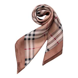 样板间衣帽间现代简约女丝巾折皱包包搭配披肩方巾印花丝巾道具软