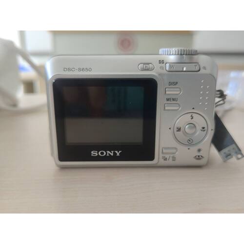 可维修议价  dscs650c银色机身7.2MP3倍光变成色还可以有点使用痕