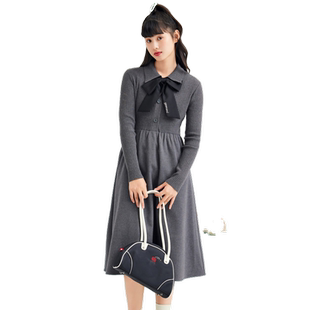 紫涵毛织拼接长款连衣裙女冬季新款学院风绣花高收腰中长款a字裙