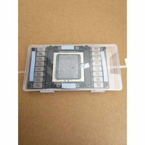 装V100 SXM2 塑料盒子