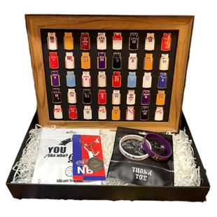 科比库里詹姆斯罗斯哈登欧文球衣徽章相框周边纪念品手办生日礼物