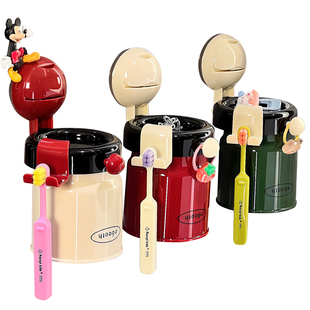 吸盘磁吸牙刷架倒扣漱口杯一家三口壁挂免打孔沥水牙刷牙杯收纳架