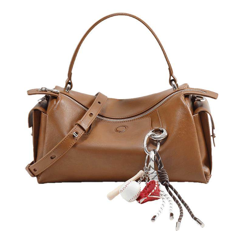 百丽包包女2025新款时髦复古质感挂耳单肩保龄球斜挎波士顿包9873