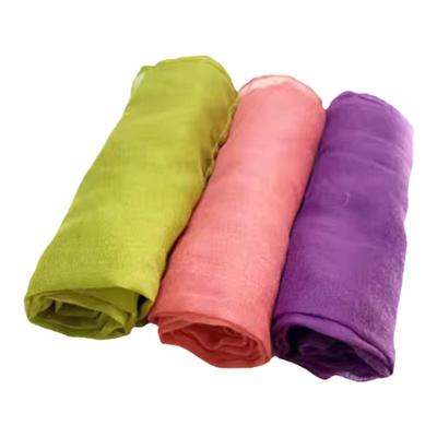 薄款柔软面料精致锁边