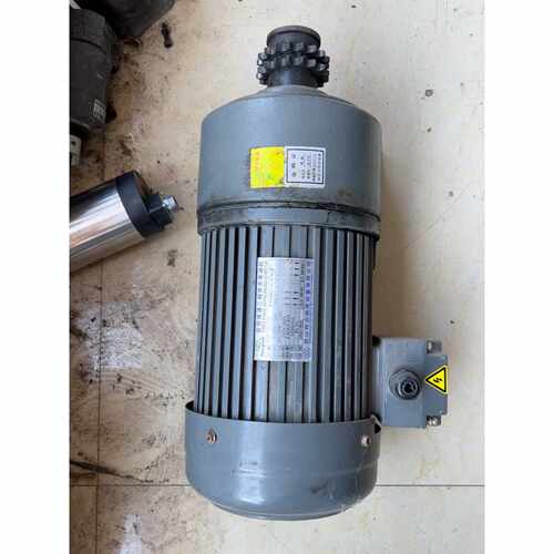 议价拆机齿轮减速三相异步电动机，1.5kw，速比30，