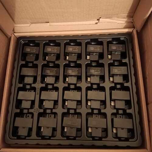 溢价-LA56S300S05EM互感器，110只，看上