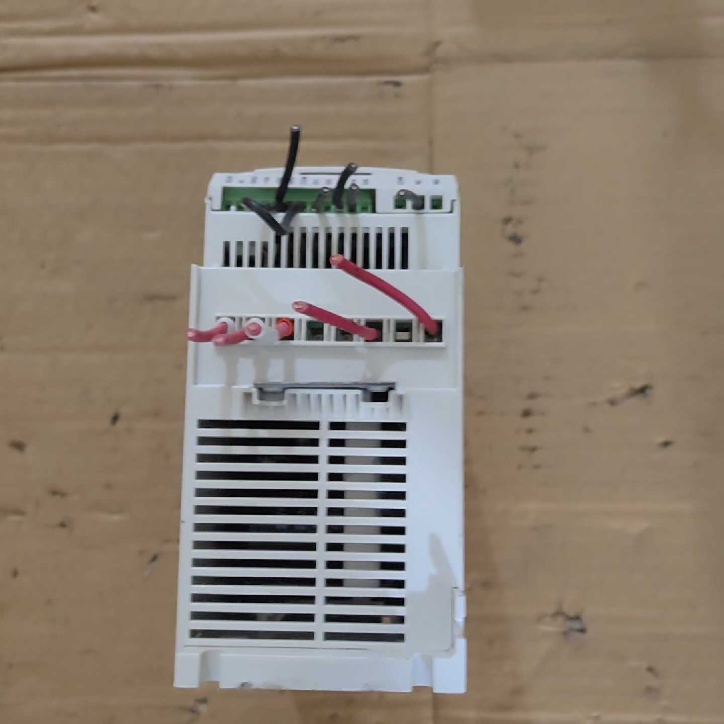 议价拆机ABB变频器,实物拍摄具体型号看图,功能正常,单价220
