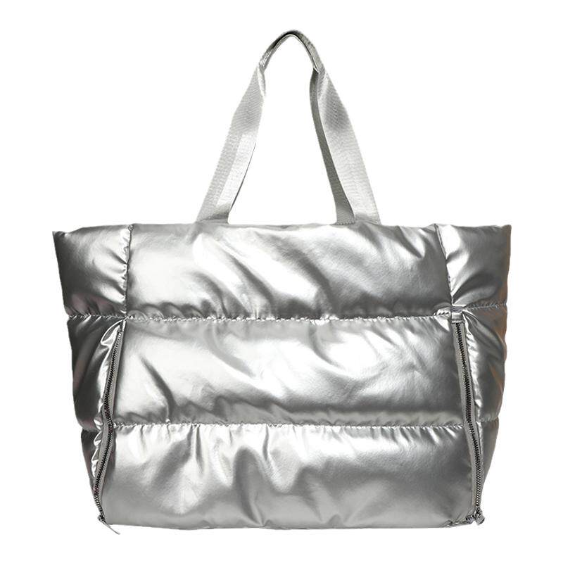 银色包包大容量手提旅行包女 ins博主同款行李包斜挎包棉服托特包