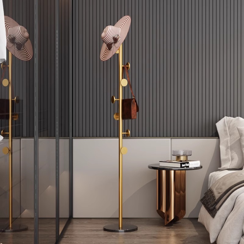 轻奢高级金属衣架落地挂衣架家用客厅卧室简易立式单杆铁艺衣帽架