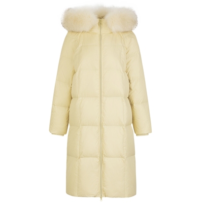 奶黄色外套衣香丽影连帽