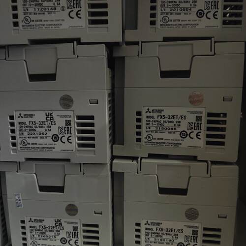议价FX5-32ET/ES，成色漂亮，功能包好，排线齐全，数量50台