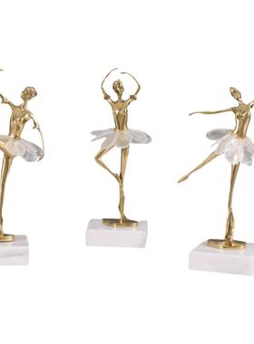 样板间女孩房芭蕾主题衣服摆件