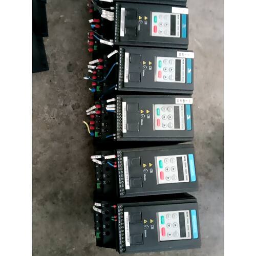 汇川变频器MD200S0.4B0.4KW功率220V输入