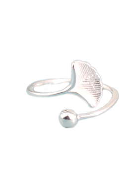 指环恋与制作人叶子珍珠女青年