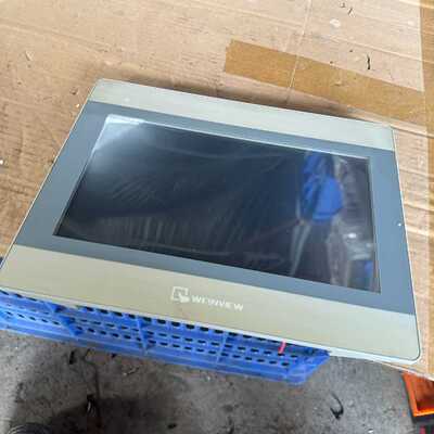 一个威纶通触摸屏MT8103iE，24V，1WV，实物如议价