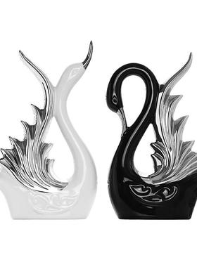 现代简约创意黑白天鹅一对摆件家居情侣电视柜玄关装饰品新婚礼物