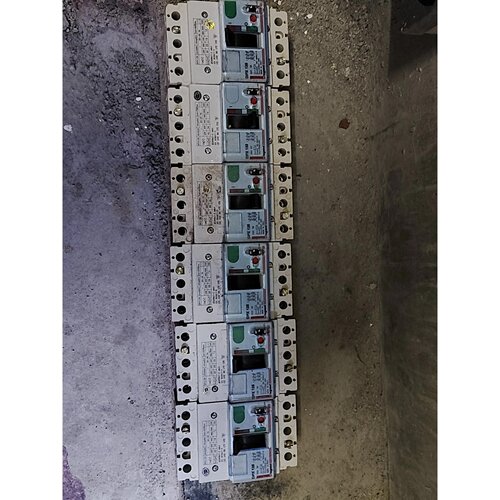 溢价-罗格朗DPX125塑壳1断路器3P125A成色如图