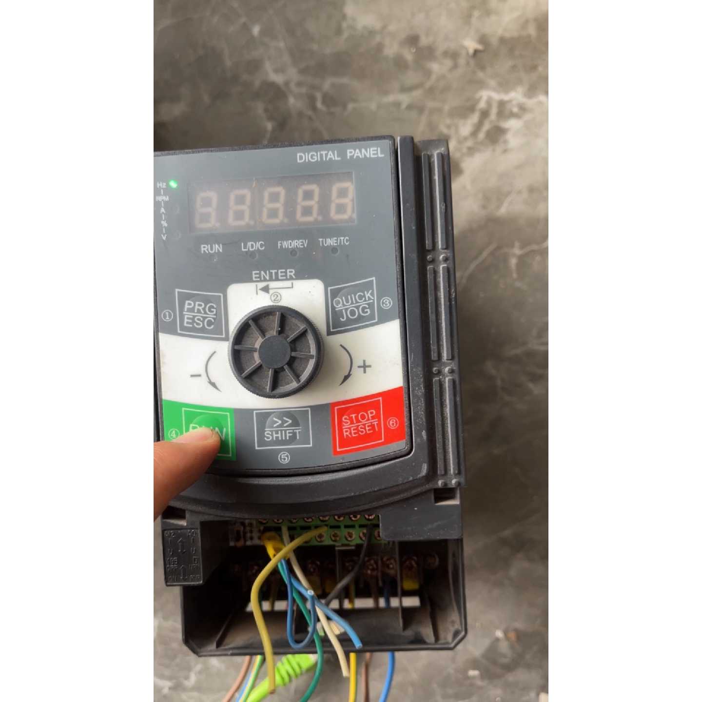 议价-CM530H4T1R5GB2R2PB日业变频器1.