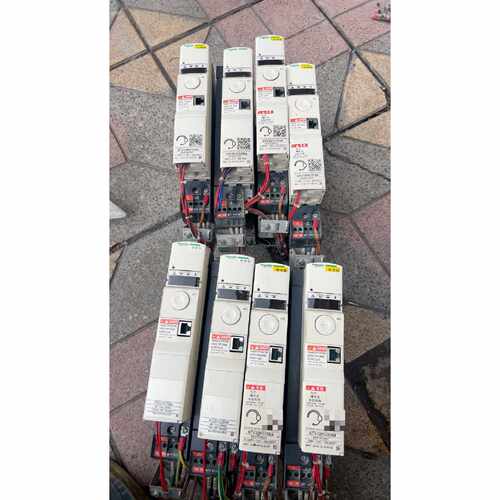 议价出拆机施耐德驱动器七台型号ATV32HU30N4一台AT维修