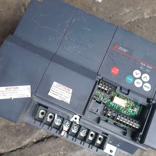 FR-CS84-160-60 三菱变频器 工业变频调速设备