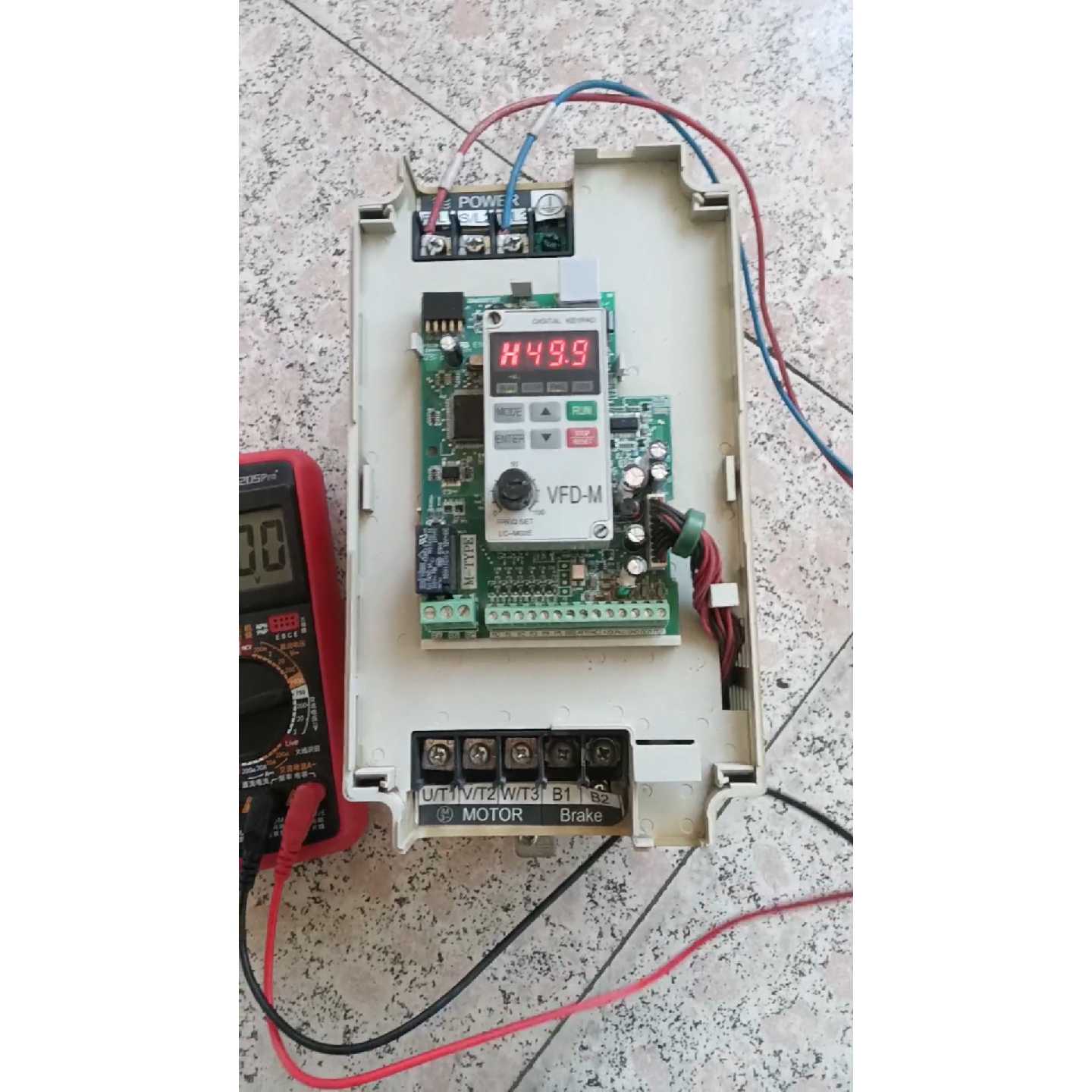 〔议价-可维修〕V037M43A变频器 3.7kw 无修功能好3