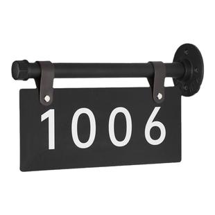 现代金属支架亚克力双面侧挂门牌号定制简约工业风标识牌房号牌民宿电竞酒店数字号码牌复古皮扣带可替换吊牌