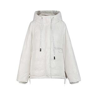 sdeer圣迪奥女高领连帽撞色字母亮面白色羽绒服S25483107