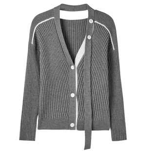 U/TI灰色撞色V领毛针织衫女 设计感修身打底上衣尤缇2023冬季新款